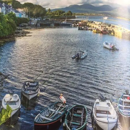 2 Bed With Beautiful View * Roundstone
